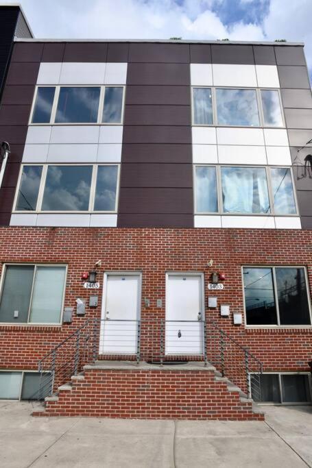Yanne'S Place - Dual-Lounge Philadelphia Exterior photo